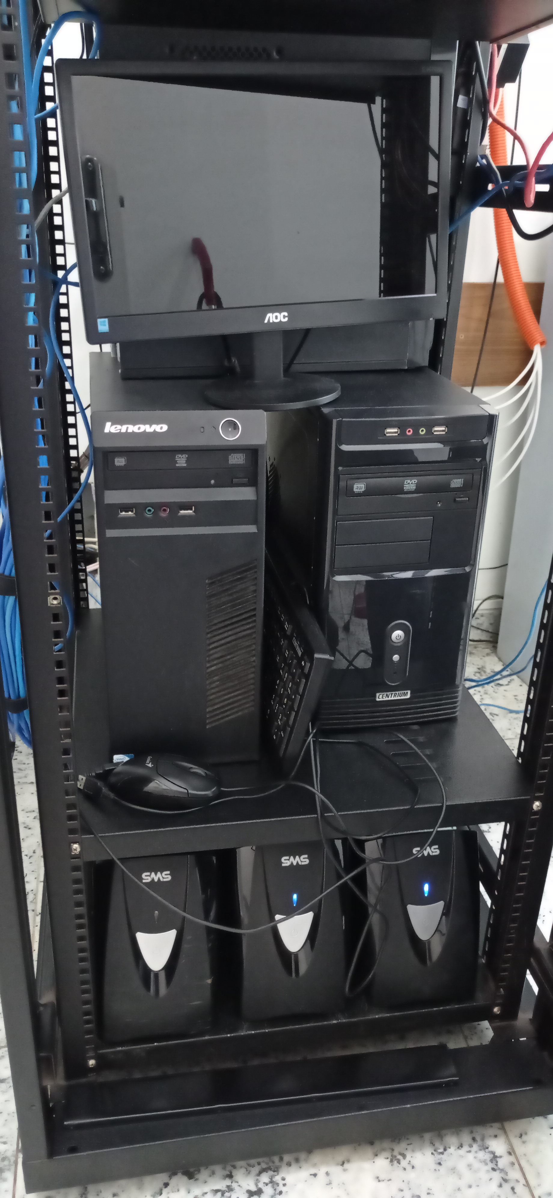 Rack depois da organização pela SuitIT